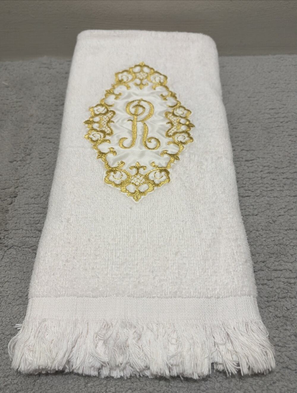 Vintage Screen Prints by Sayco Monogram R Towel White Gold Embroidered Fringe